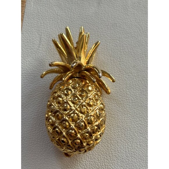Vintage Gold-Tone Pineapple Brooch Pin With Textured Design - Picture 3 of 6
